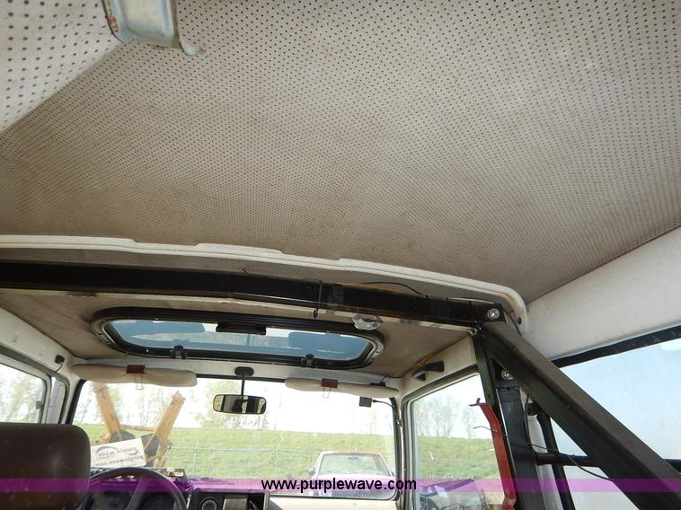 image for item J3977 1988 Suzuki Samurai Hezik SUV