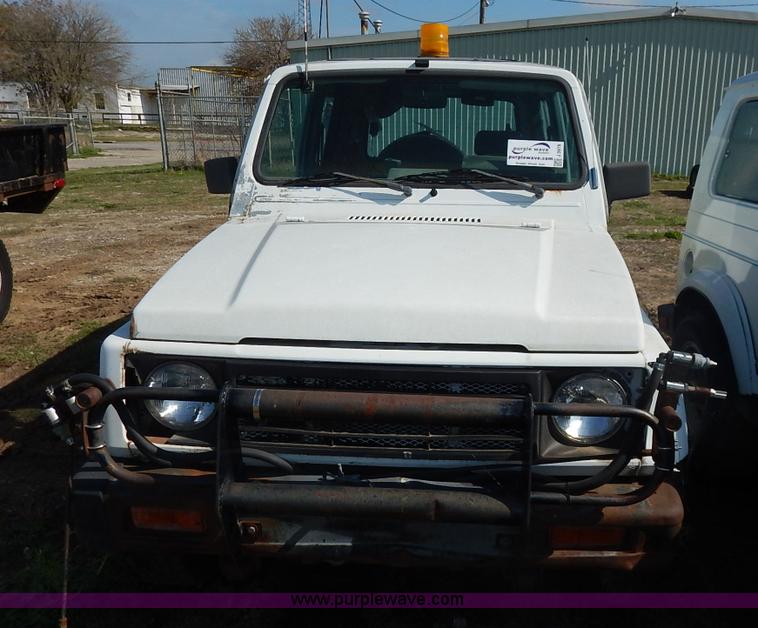 image for item J3978 1988 Suzuki Samurai Hezik SUV