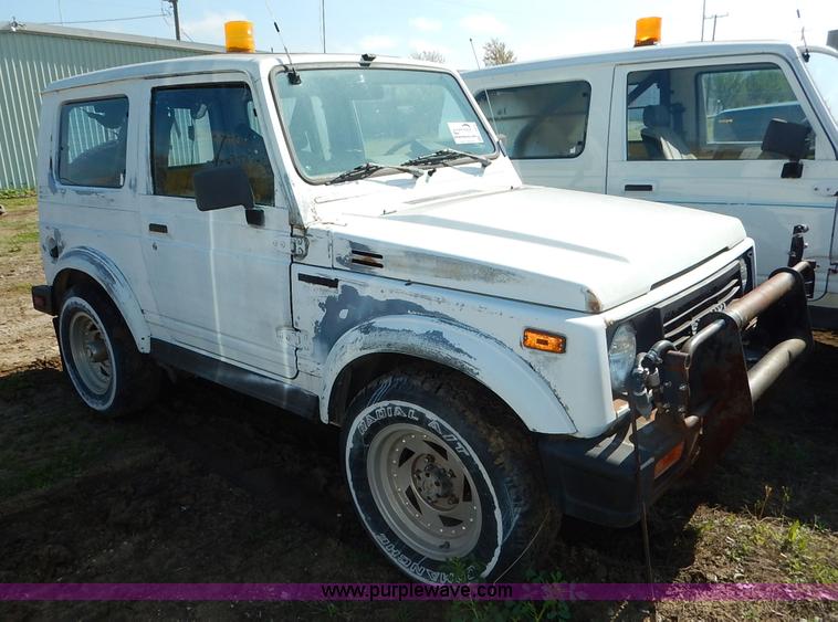 image for item J3978 1988 Suzuki Samurai Hezik SUV