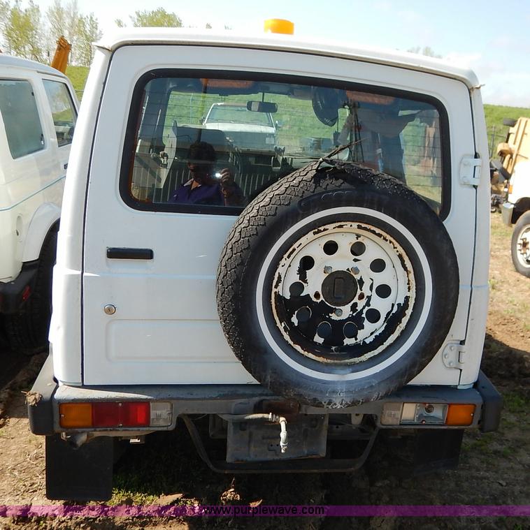 image for item J3978 1988 Suzuki Samurai Hezik SUV