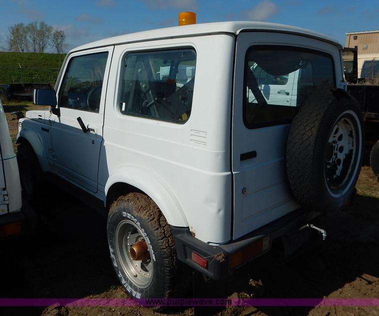 image for item J3978 1988 Suzuki Samurai Hezik SUV