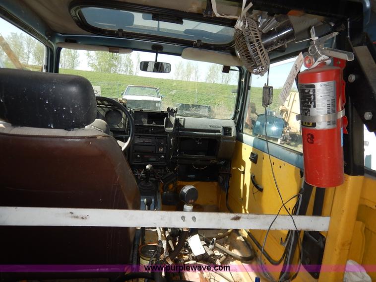 image for item J3978 1988 Suzuki Samurai Hezik SUV