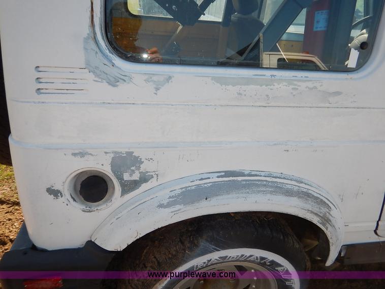 image for item J3978 1988 Suzuki Samurai Hezik SUV