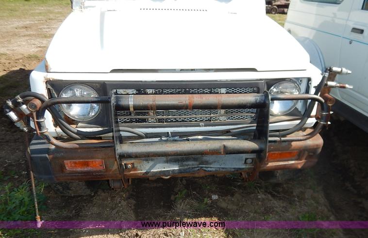 image for item J3978 1988 Suzuki Samurai Hezik SUV