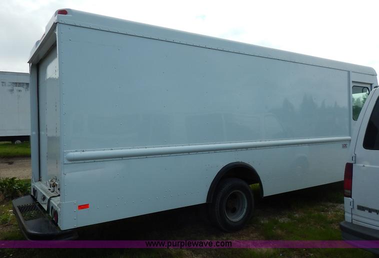 image for item J3982 2003 Workhorse P42 van