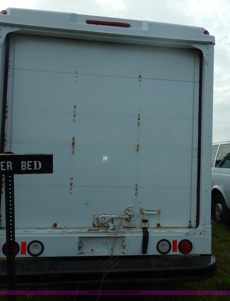 image for item J3982 2003 Workhorse P42 van