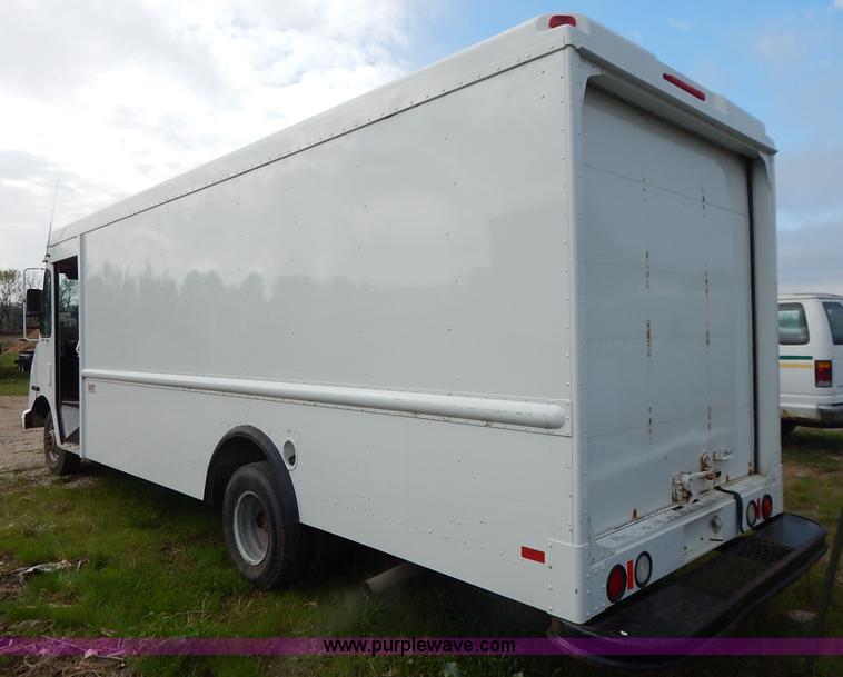 image for item J3982 2003 Workhorse P42 van