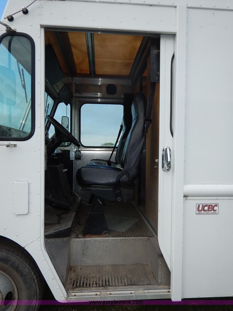 image for item J3982 2003 Workhorse P42 van