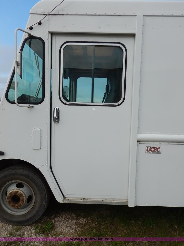 image for item J3982 2003 Workhorse P42 van