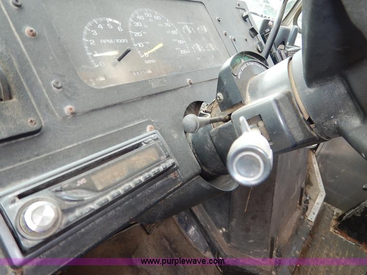 image for item J3982 2003 Workhorse P42 van