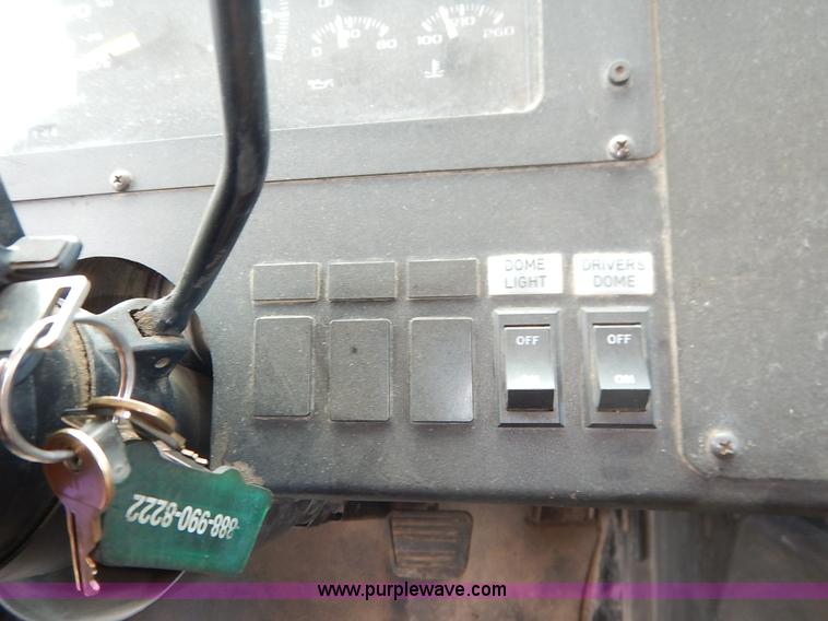 image for item J3982 2003 Workhorse P42 van