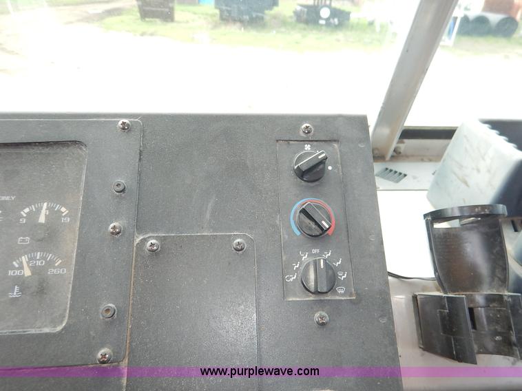 image for item J3982 2003 Workhorse P42 van