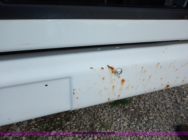 image for item J3982 2003 Workhorse P42 van