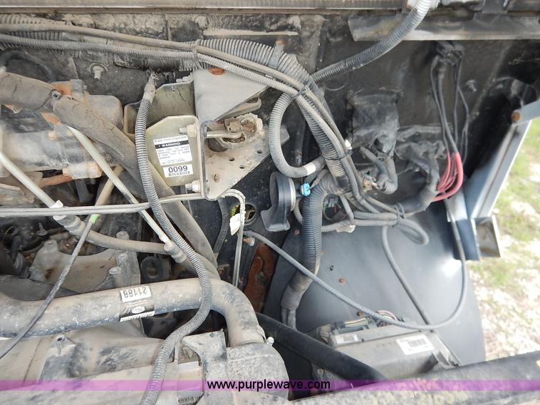 image for item J3982 2003 Workhorse P42 van