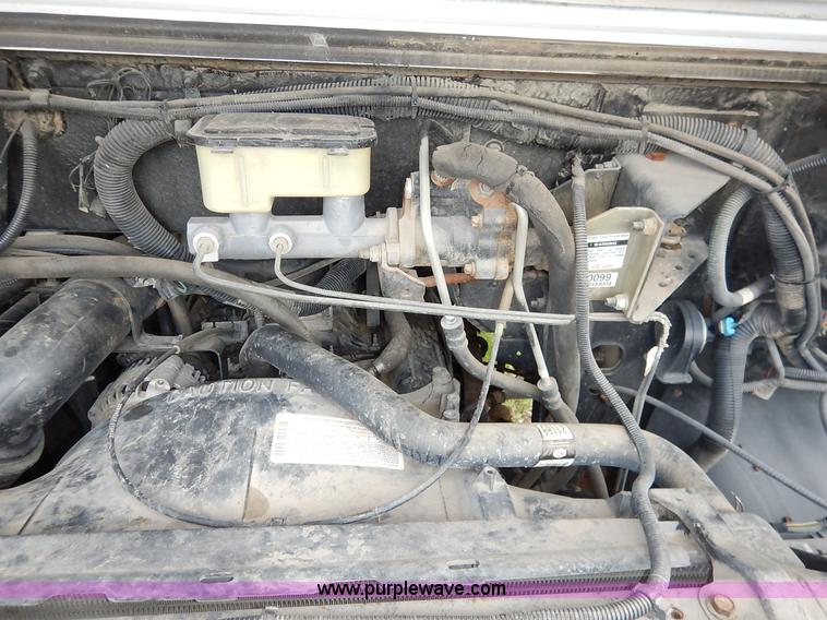 image for item J3982 2003 Workhorse P42 van