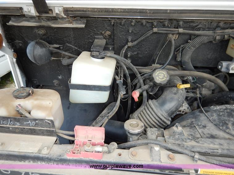 image for item J3982 2003 Workhorse P42 van