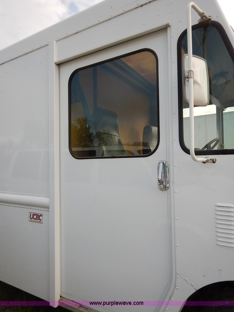 image for item J3982 2003 Workhorse P42 van