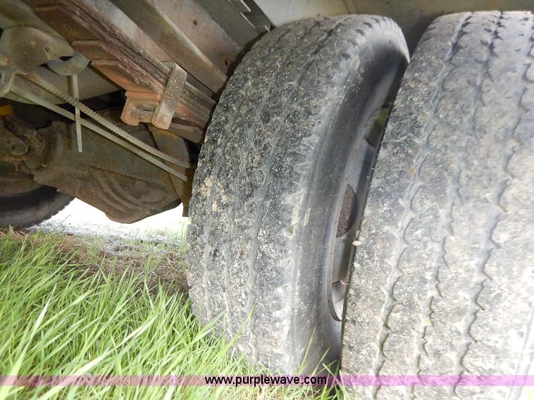 image for item J3982 2003 Workhorse P42 van