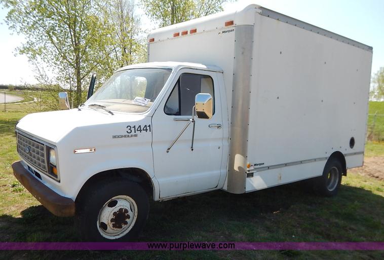 image for item J3986 1985 Ford Econoline E350 box truck