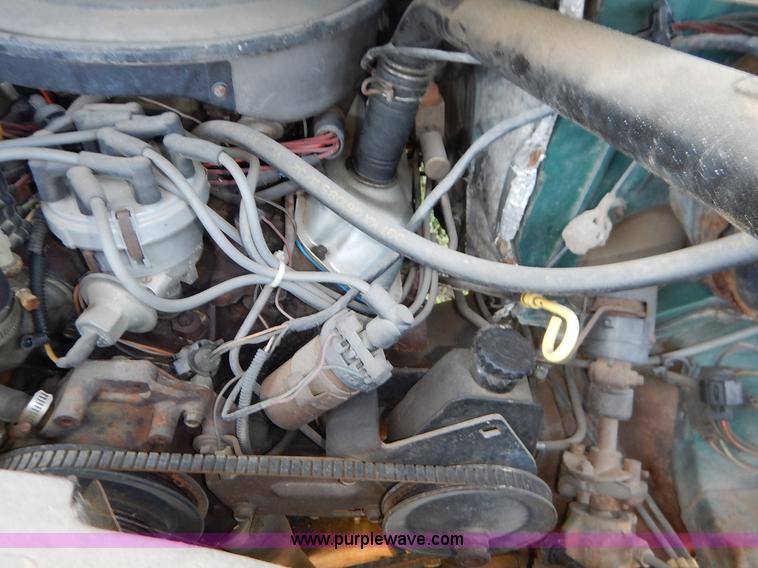 image for item J3986 1985 Ford Econoline E350 box truck