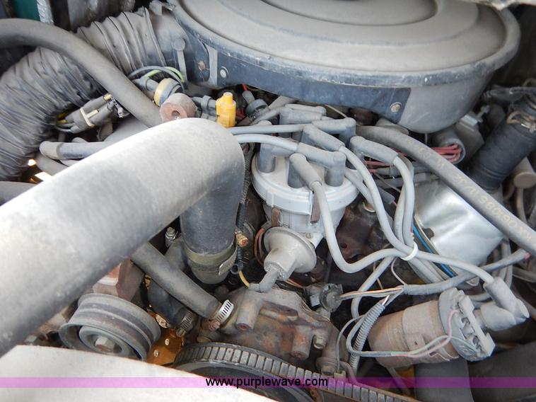 image for item J3986 1985 Ford Econoline E350 box truck