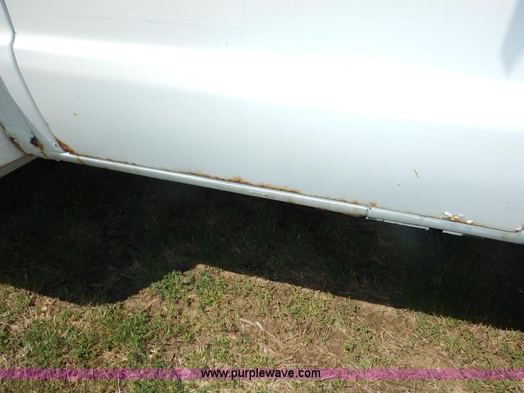 image for item J3986 1985 Ford Econoline E350 box truck