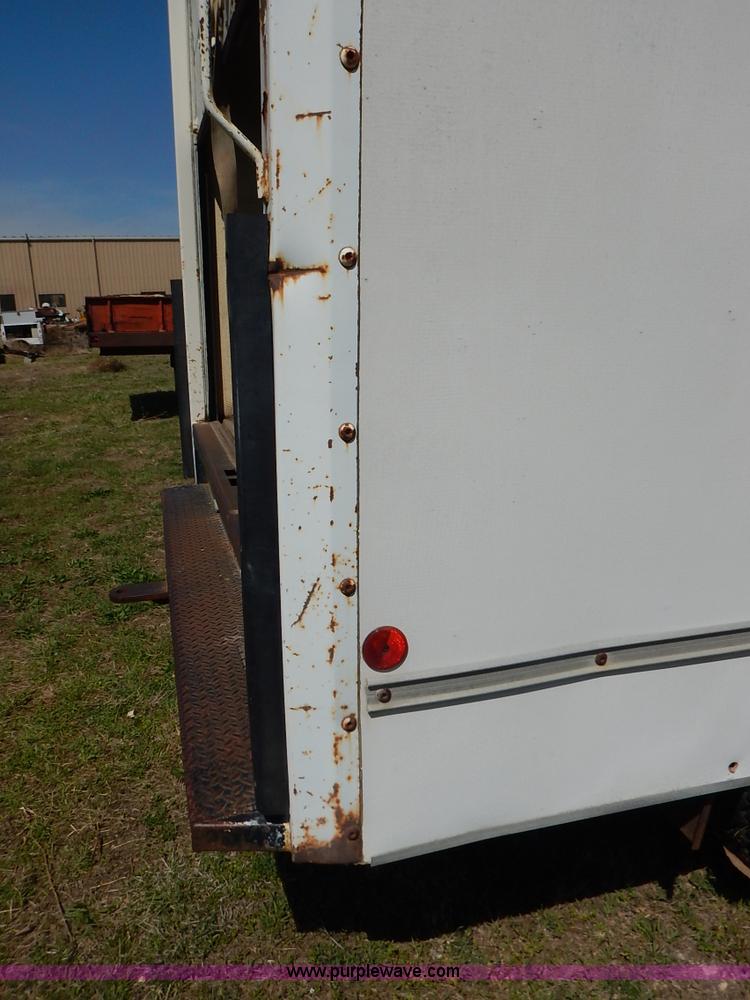 image for item J3986 1985 Ford Econoline E350 box truck