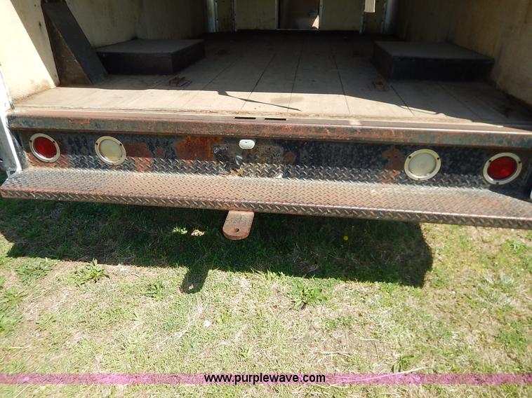 image for item J3986 1985 Ford Econoline E350 box truck