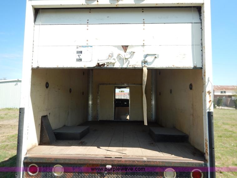 image for item J3986 1985 Ford Econoline E350 box truck