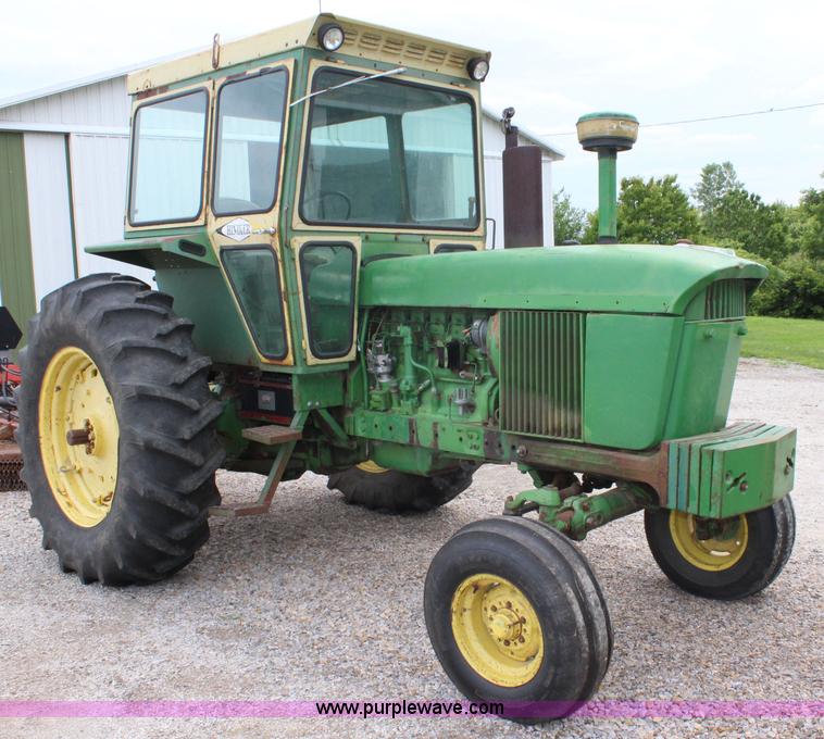 image for item J5896 1972 John Deere 4000 tractor