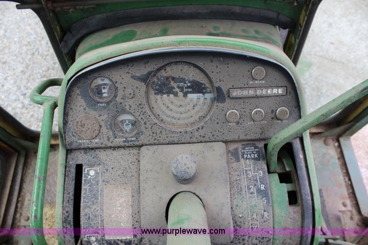 image for item J5896 1972 John Deere 4000 tractor