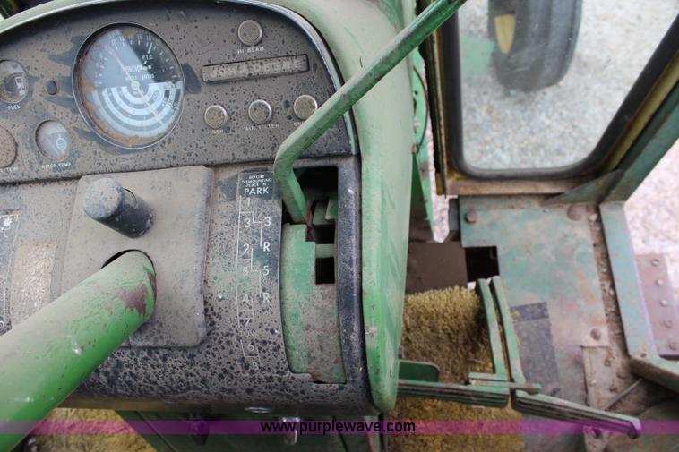 image for item J5896 1972 John Deere 4000 tractor