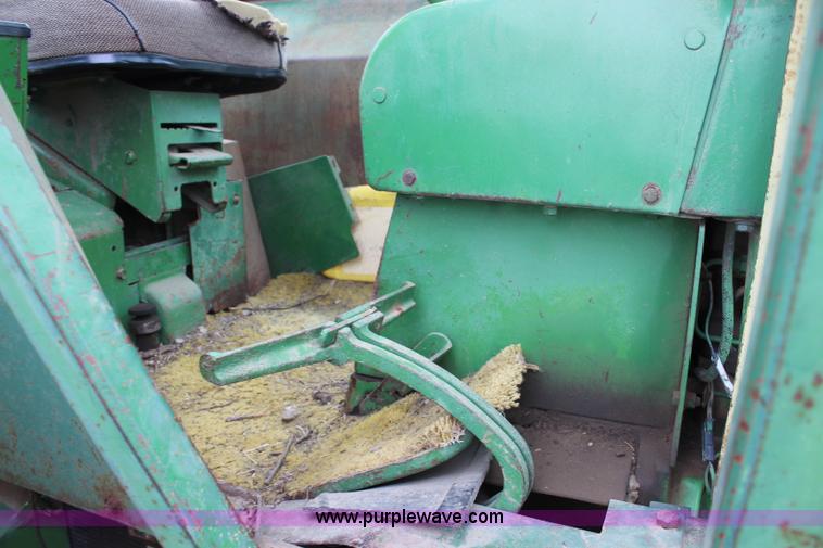 image for item J5896 1972 John Deere 4000 tractor