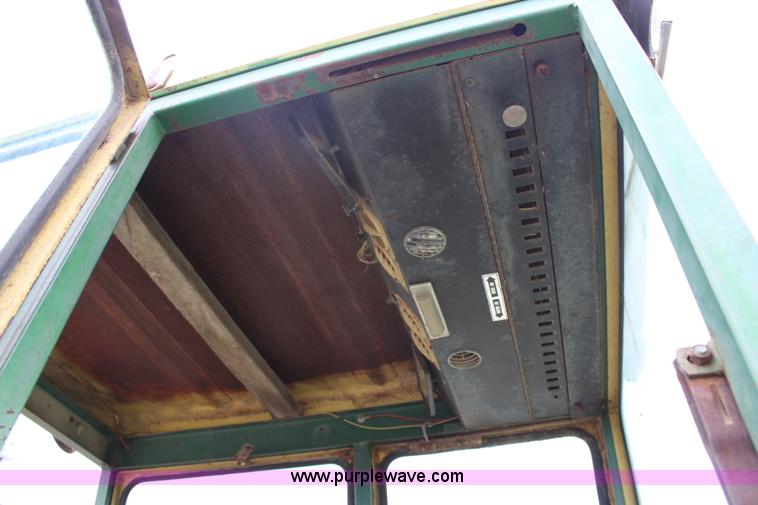 image for item J5896 1972 John Deere 4000 tractor