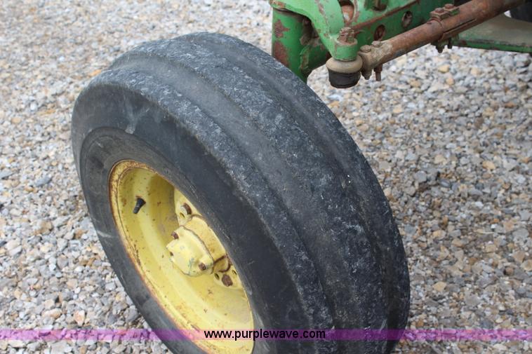 image for item J5896 1972 John Deere 4000 tractor