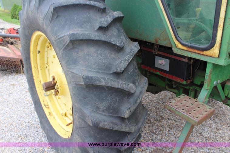 image for item J5896 1972 John Deere 4000 tractor