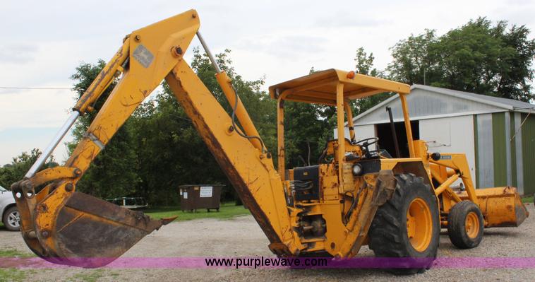 image for item J5898 1979 John Deere 310A backhoe