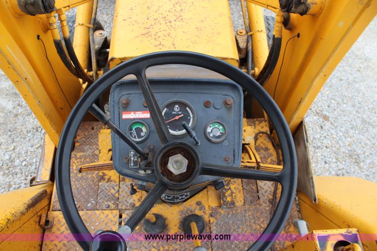 image for item J5898 1979 John Deere 310A backhoe