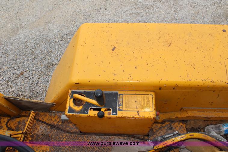 image for item J5898 1979 John Deere 310A backhoe