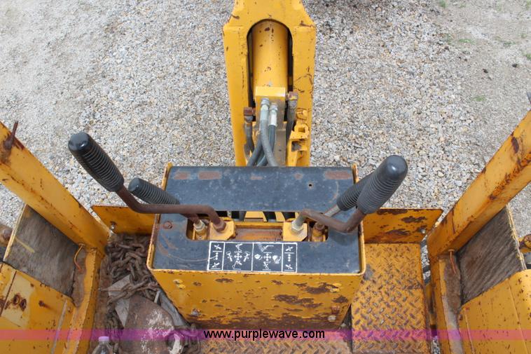 image for item J5898 1979 John Deere 310A backhoe