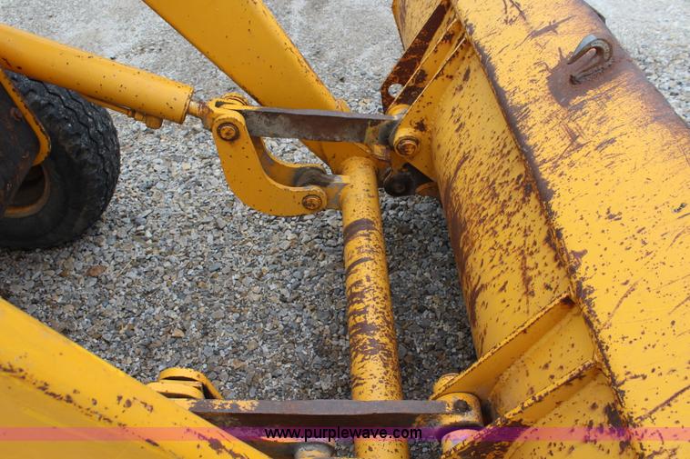 image for item J5898 1979 John Deere 310A backhoe