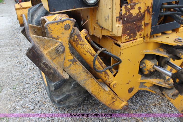 image for item J5898 1979 John Deere 310A backhoe