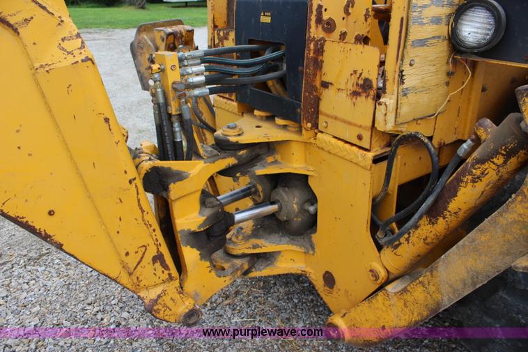 image for item J5898 1979 John Deere 310A backhoe