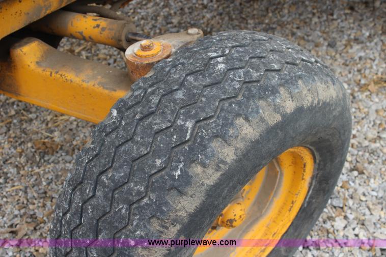 image for item J5898 1979 John Deere 310A backhoe