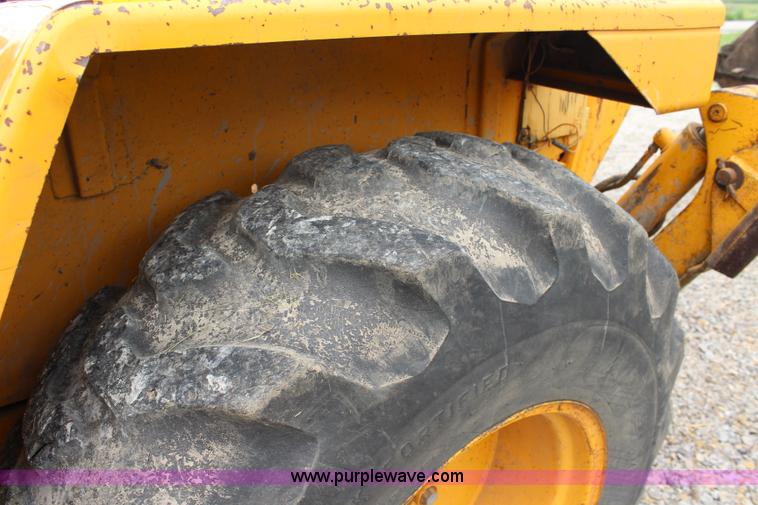 image for item J5898 1979 John Deere 310A backhoe