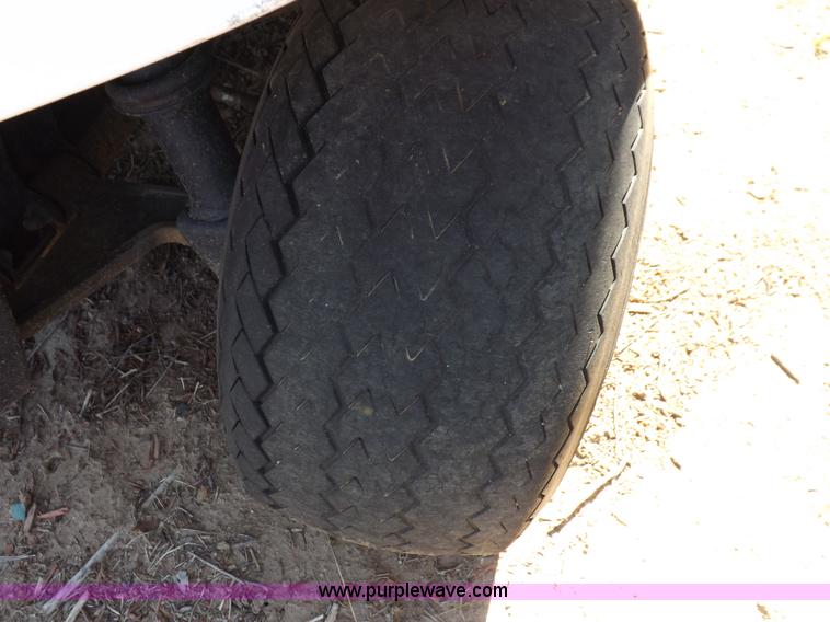 image for item J6953 2008 Yamaha YDRE golf cart