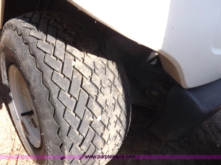 image for item J6954 1996 Yamaha G16E golf cart