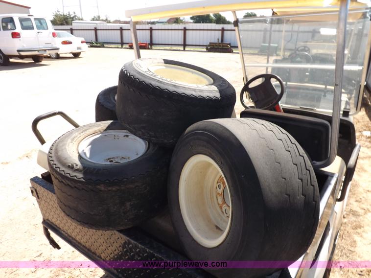 image for item J6954 1996 Yamaha G16E golf cart