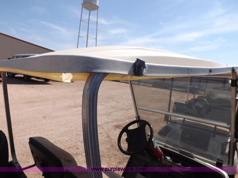 image for item J6954 1996 Yamaha G16E golf cart