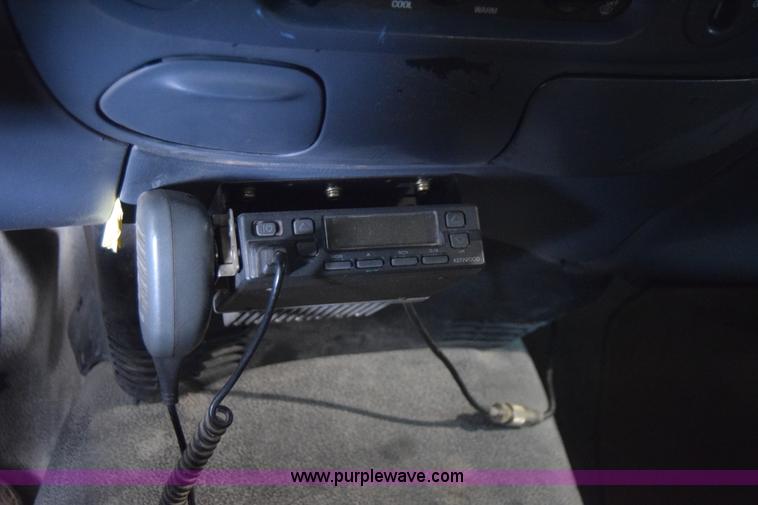 image for item J7984 2000 Ford F150 XL pickup truck